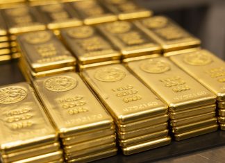 Gold (XAUUSD) Edges Up After Two Days of Losses on Reduced Rate-Cut Bets