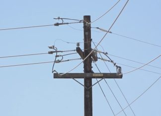 SMUD crews work to restore power after car hits pole in Sacramento
