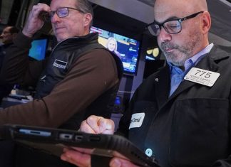 US stocks climb ahead of a crucial couple of tests for Wall Street :: WRAL.com