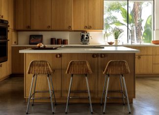 At a Creative Couple’s ’70s Hollywood Hills House, 12 Hours of Sunlight Spotlight a Personal Art Collection