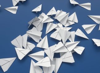 Ryanair tries forcing app downloads by eliminating paper boarding passes