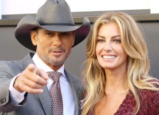 Recreate Tim McGraw’s Retro Christmas Tree Decor