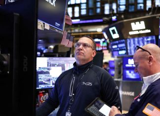 US Stock Market today: Wall Street key indices slump on renewed tech selloff, Walmart dips 2.2%