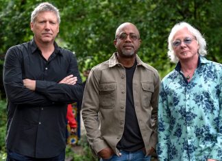 With R.E.M., Hootie, Black Crowes cofounders, Howl Owl Howl finding its crowd