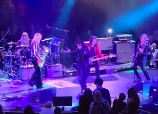 Watch: ALICE COOPER Reunites With His Original Bandmates For Performance At 2025 ‘Christmas Pudding’