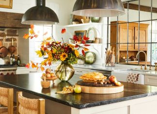 This English Cottage-Inspired Home is the Definition of Cozy