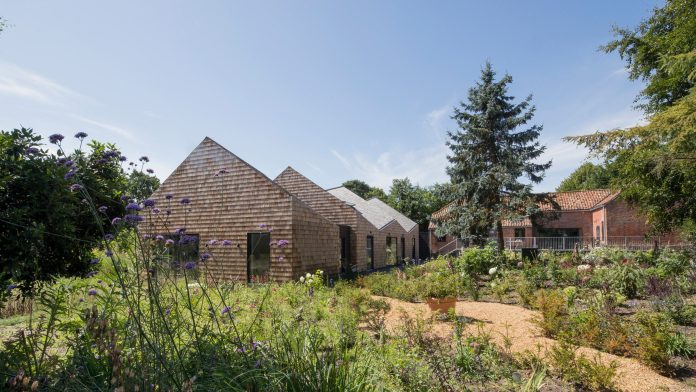 five-acre-barn-blee-halligan-architects-architecture_dezeen_2364_hero.jpg