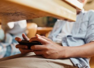 Pittsburgh Public Schools considering districtwide cell phone ban after stabbing