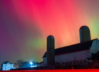 Northern lights spotted in skies across the U.S. See the photos.