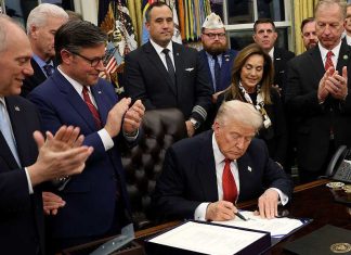 Trump signs bill to reopen federal government