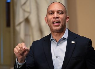 Jeffries’ remarks come ahead of expected vote to end 42-day shutdown