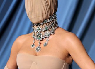 Kim Kardashian’s bold red carpet look bewilders