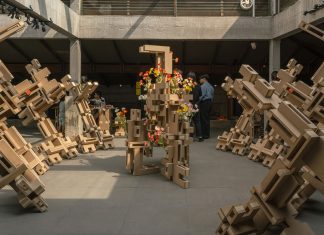 HXL tool-less modular system reconfigures from exhibition sculpture into adaptable furniture