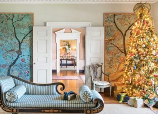 44 Beautiful Christmas Tree Ideas from Design Experts