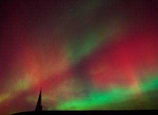 One Extraordinary Photo: AP photographer gives the northern lights a Kansas touch