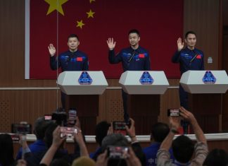 China’s stranded astronauts returning from space station