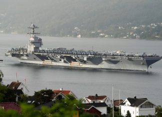 US aircraft carrier nears Venezuela