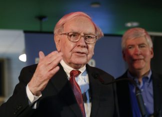 Stocks Falling? Warren Buffett Says Do This Instead of Panicking
