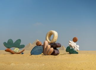 At Giza Pyramids, Art d’Egypte curates desert sculptures