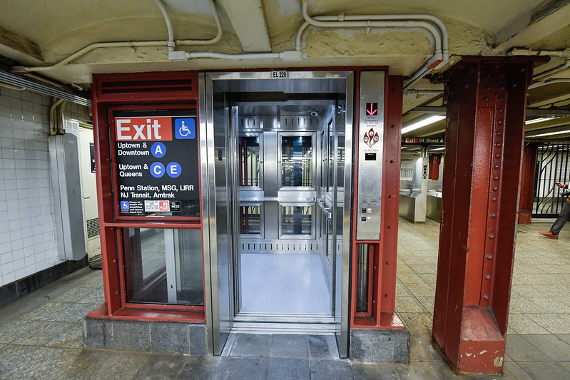 Readers sound off on MTA elevators, union power and Reflecting Pool charges Readers sound off on MTA elevators, union power and Reflecting Pool charges